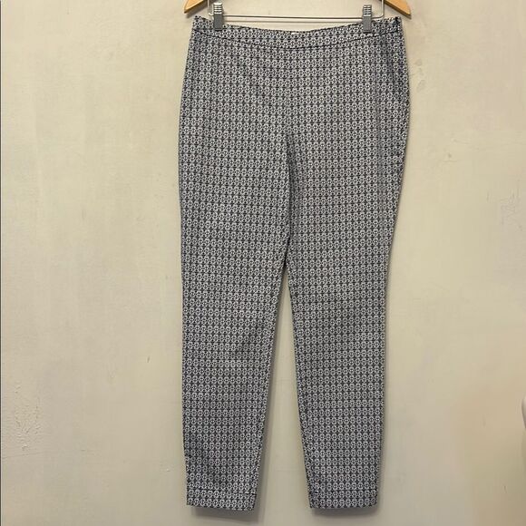 Tommy Bahama Blue and White Patterned side zip ankle pants Size 8 New - Picture 1 of 11